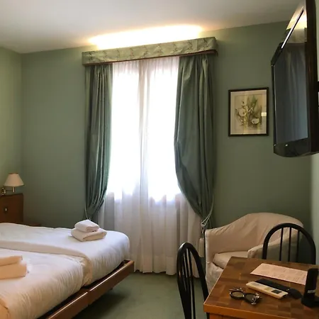 Royal Hotel 3*
